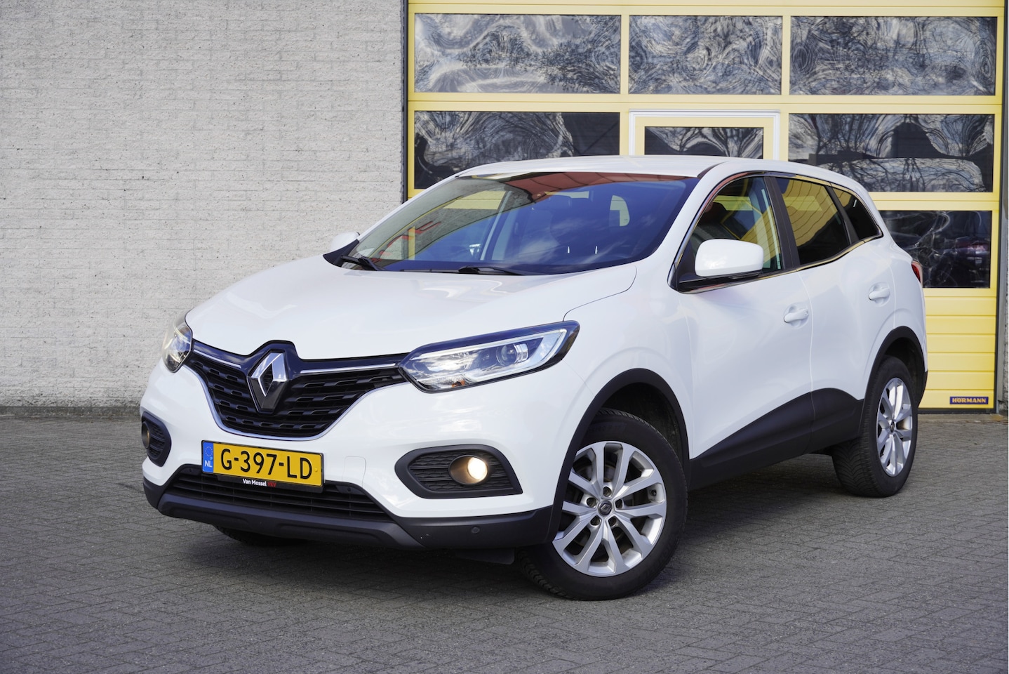 Renault Kadjar - 1.3 TCe 141PK! Zen BJ2019 Lmv 17" | Led | Pdc | Navi | Keyless entry | Trekhaak | Climate - AutoWereld.nl