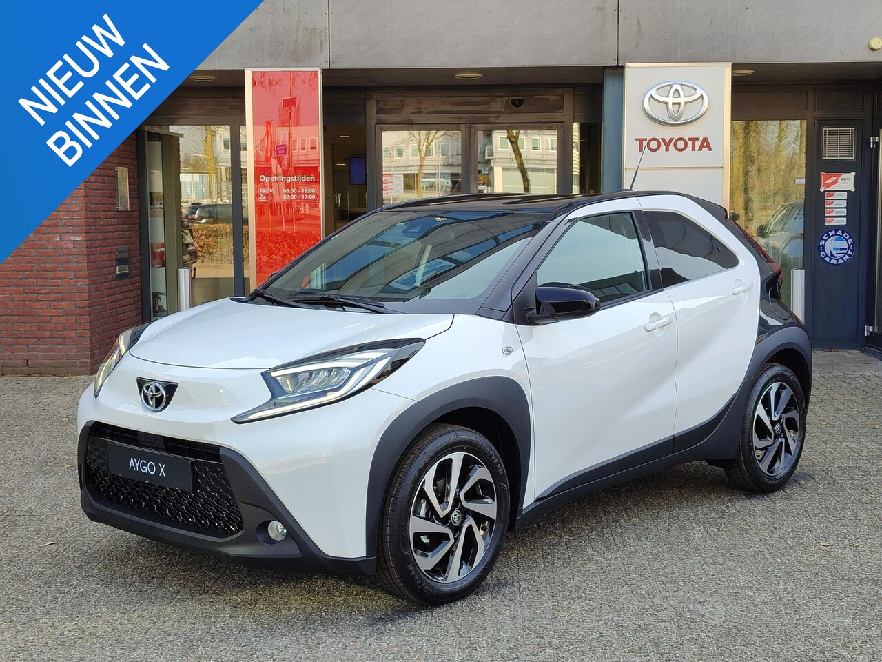 Toyota Aygo X - 1.0 VVT-i MT Pulse NIEUW DIRECT LEVERBAAR BI-TONE 17'' LM-VELGEN CLIMA PRIVACY GLASS LED A - AutoWereld.nl