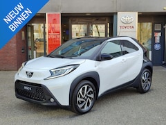 Toyota Aygo X - 1.0 VVT-i MT Pulse NIEUW DIRECT LEVERBAAR BI-TONE 17'' LM-VELGEN CLIMA PRIVACY GLASS LED A