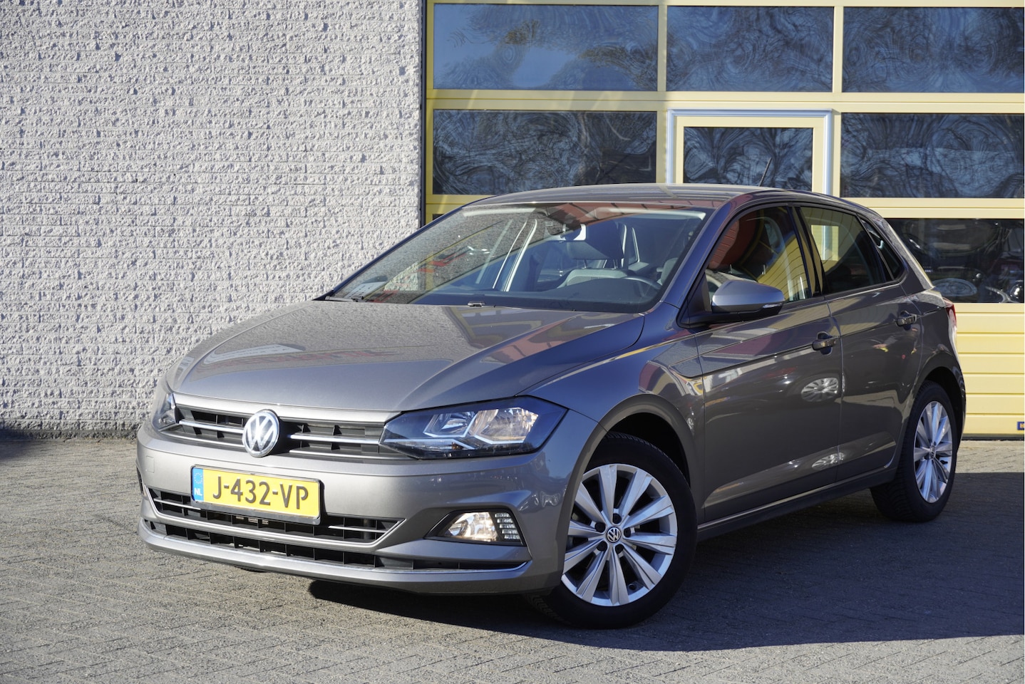 Volkswagen Polo - 1.0 TSI Automaat! 5drs Highline BJ2020 Lmv 16" | Led | App-Connect | Beats Audio | Climate - AutoWereld.nl