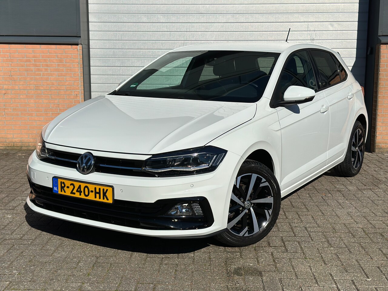 Volkswagen Polo - 1.0 TSI Beats DSG/R-LINE/CARPLAY/BEATS - AutoWereld.nl