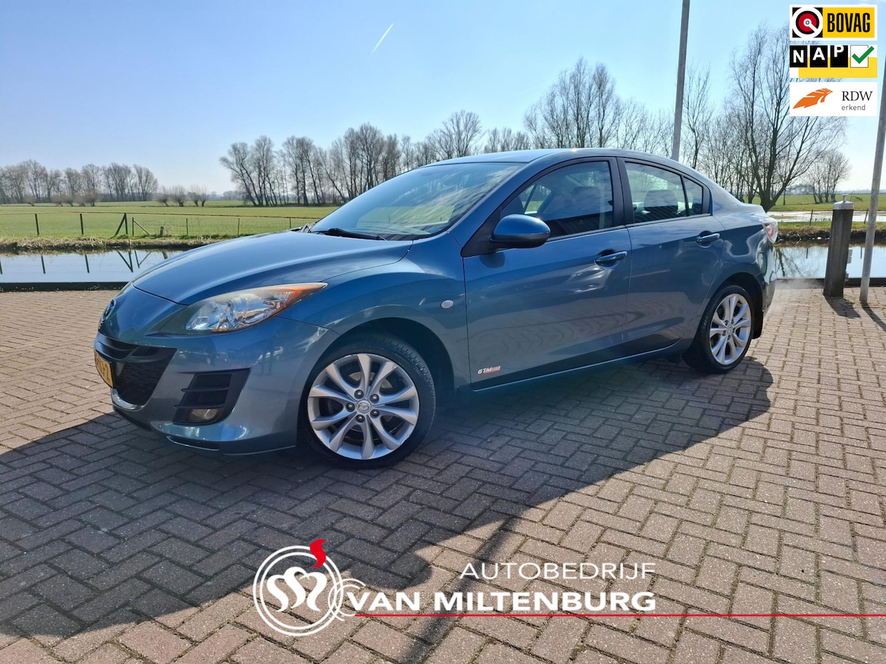 Mazda 3 - 1.6 GT-M Line Clima Cruise Stoelverwarming Trekhaak PDC AllSeason banden - AutoWereld.nl