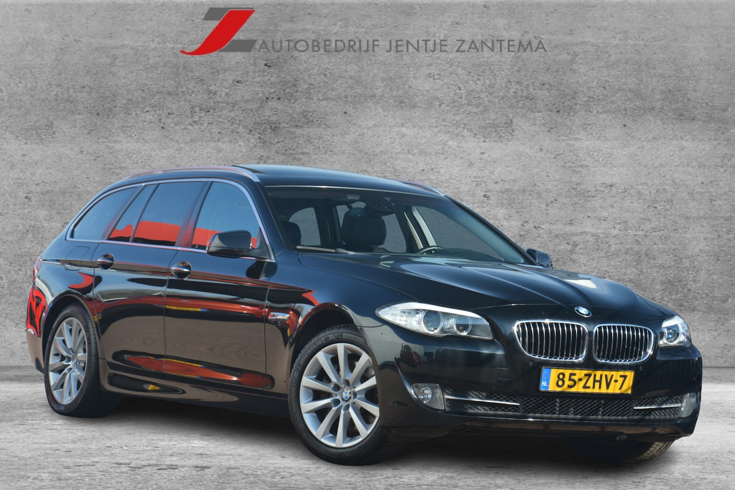 BMW 5-serie Touring - 525d High Executive | Navigatie | Cruise-control | Panoramadak | PDC | LMV | - AutoWereld.nl