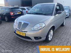 Lancia Y(psilon) - Ypsilon 1.4-16V Sport --NIEUWE APK--- 133000 KM