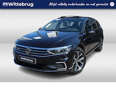 Volkswagen Passat Variant - 1.4 TSI PHEV 218PK GTE / Panoramadak / Trekhaak Elek / Half Leder-Alcantara / LED Matrix