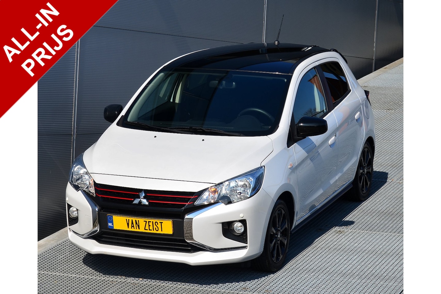 Mitsubishi Space Star - 1.2 CVT BLACK EDITION CLEARTEC | HOGE ZIT | AUTOMAAT | NAVIGATIE | 15'' LICHTMETAAL | FABR - AutoWereld.nl