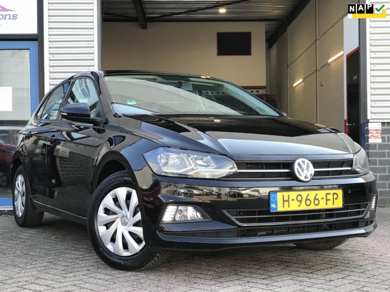 Volkswagen Polo - 1.0 TSI Comfortline|PDC|Carplay|Navi|LED - AutoWereld.nl