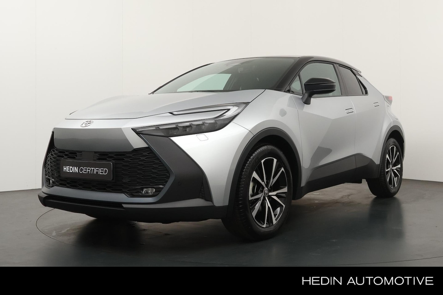 Toyota C-HR - 1.8 Hybrid 140PK Business Plus Parkeersensoren V+A | Achteruitrijcamera | Navigatie systee - AutoWereld.nl