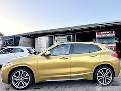 BMW X2 - SDRIVE 18I 140pk aut M-Sport high exe - pano - Head up - Alarm III - sfeerverl - front ass