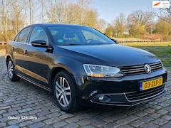 Volkswagen Jetta - 1.4 TSI High Executive Line Automaat DSG airco cruis control navigatie trekhaak