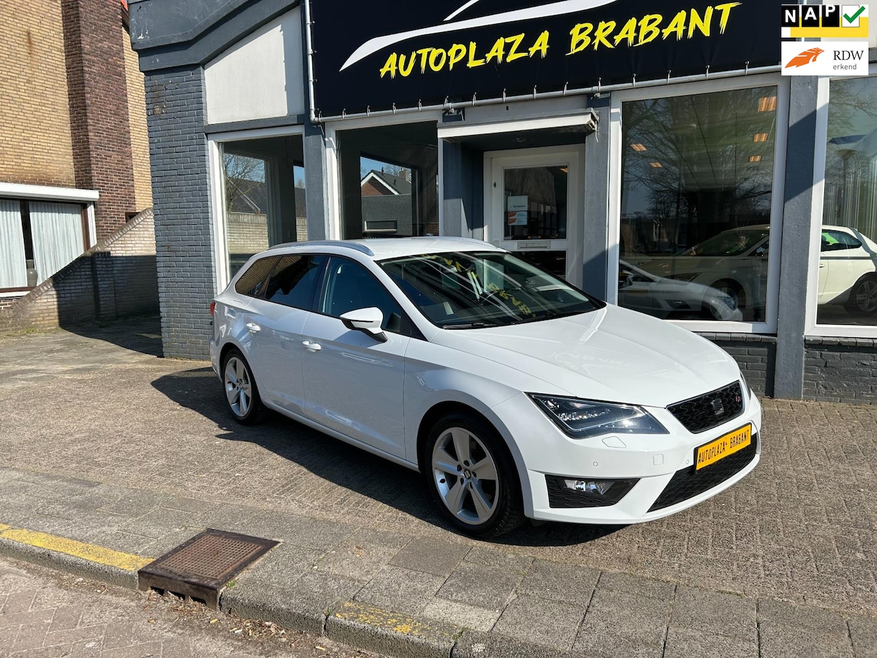 Seat Leon ST - 1.8 TSI FR / NAVI / CRUISE / PDC - AutoWereld.nl