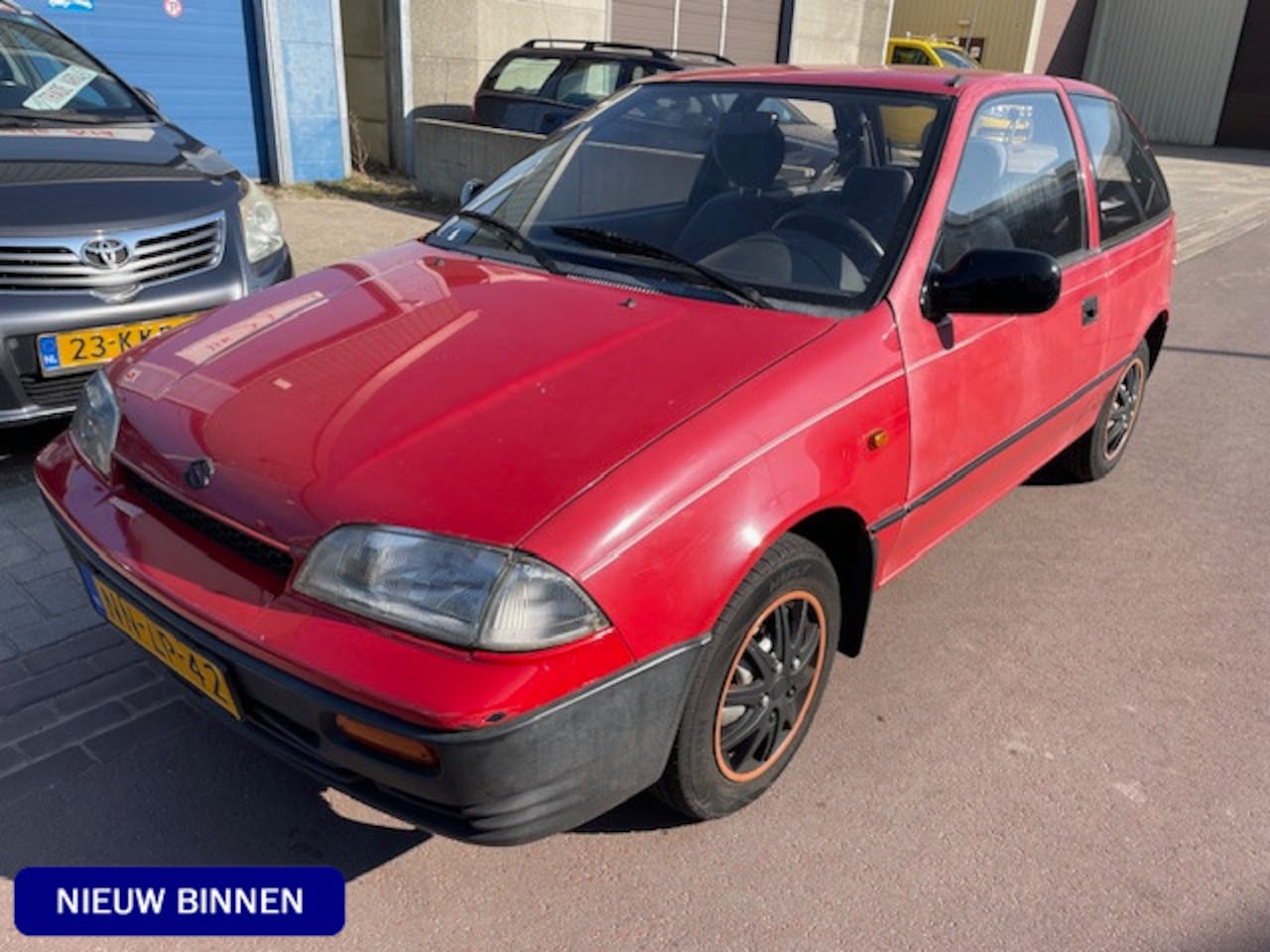 Suzuki Swift - 1.0 GLS AUTOMAAT - 79.988km NAP 2e eigenaar Super originele auto met 3 sleutels en alle bo - AutoWereld.nl