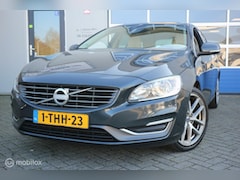 Volvo V60 - 2.0 D4 180pk Summum LEDER/NAVIGATIE/LMV