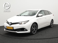 Toyota Auris Touring Sports - 1.8 Hybrid Freestyle Dealer O.H | Keyless | Alcantara Sportstoelen Verwarmd | Camera | Nav