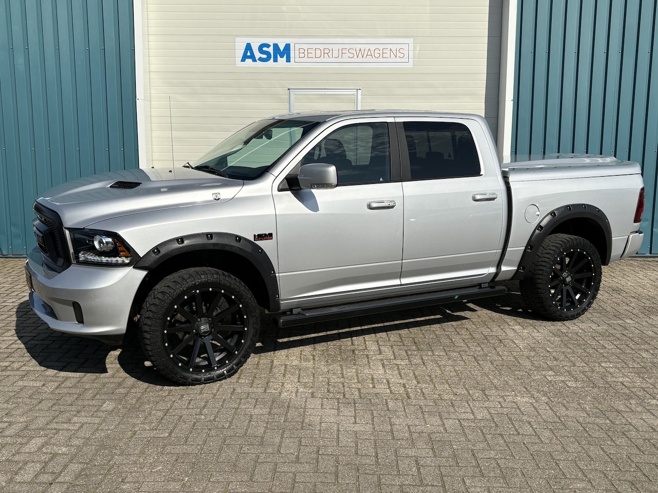 Dodge Ram 1500 - 5.7 402Pk V8 Quad Cab 6'4 / Cruise / Airco / 3500KG TREKGEWICHT / Navi / Trekhaak / Apk t/ - AutoWereld.nl