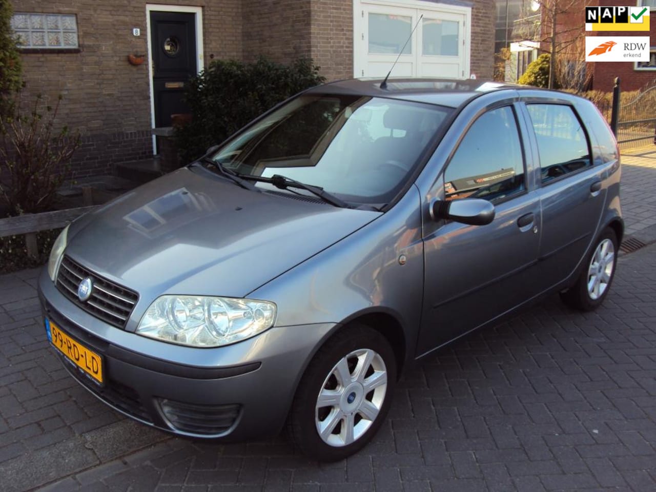 Fiat Punto - 1.4-16V Young 1.4-16V Young - AutoWereld.nl