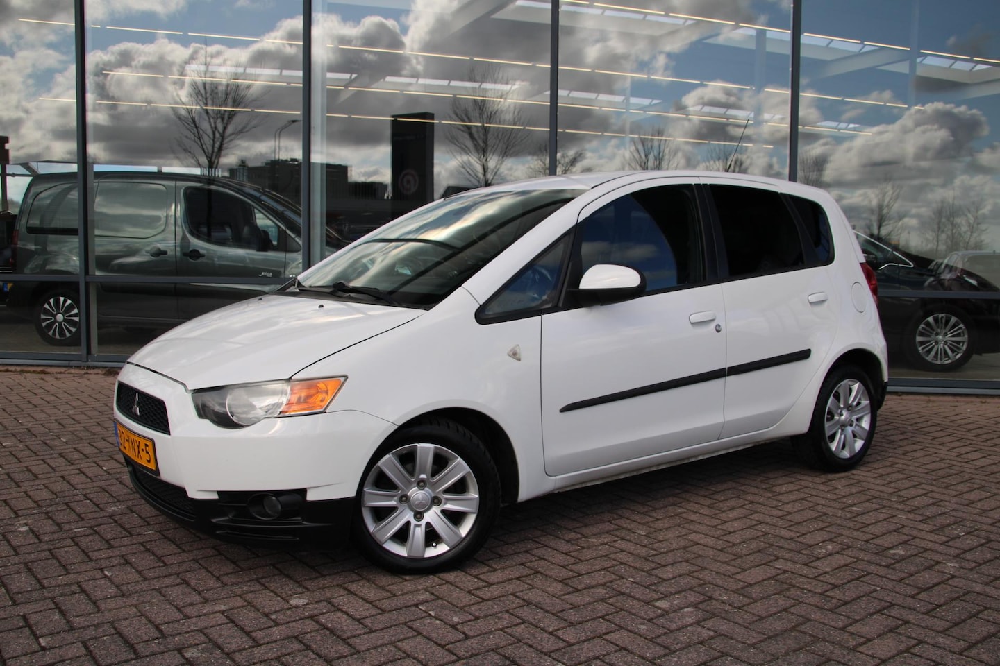 Mitsubishi Colt - CZ5 1.3 Edition Two Cleartec 5-DRS Airco met nieuwe APK - AutoWereld.nl