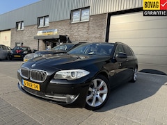 BMW 5-serie Touring - 520d High Executive | 2E EIGENAAR | 12MND GARANTIE | AUTOMAAT | AIRCO | NAVI | CRUISE | LM