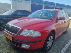 Skoda Octavia Combi - 1.6 Ambiente Airco