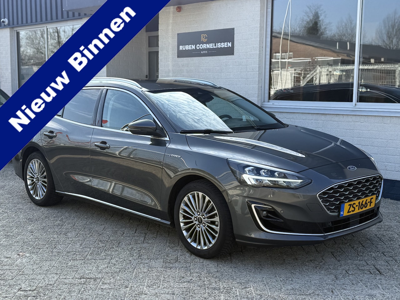 Ford Focus Wagon - 1.5 EcoBoost Vignale | Trekhaak | Head Up | Leder | Navi | Stoelverwarming - AutoWereld.nl