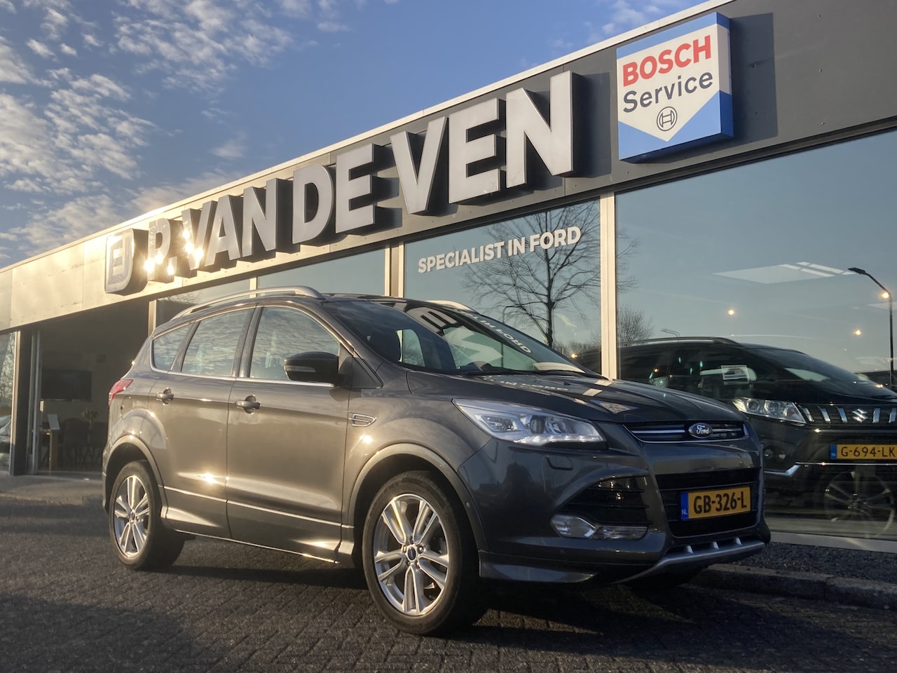 Ford Kuga - 1.5 Titanium Plus Styling Pack 150pk/110kW 6-bak - AutoWereld.nl