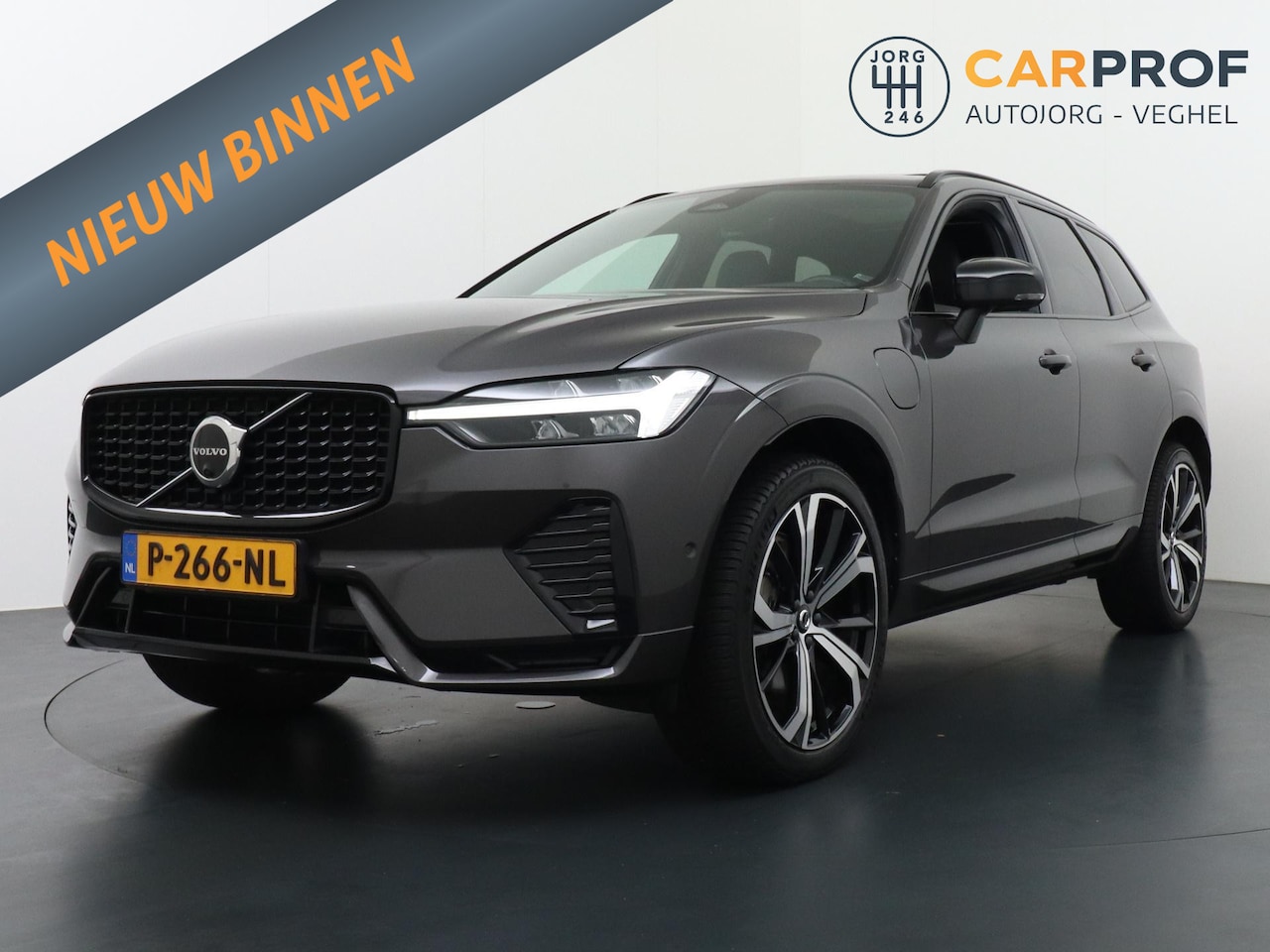 Volvo XC60 - 2.0 T6 Plug-in hybrid AWD R-Design Panoramadak 360 Camera Dealer onderhouden Trekhaak NL A - AutoWereld.nl