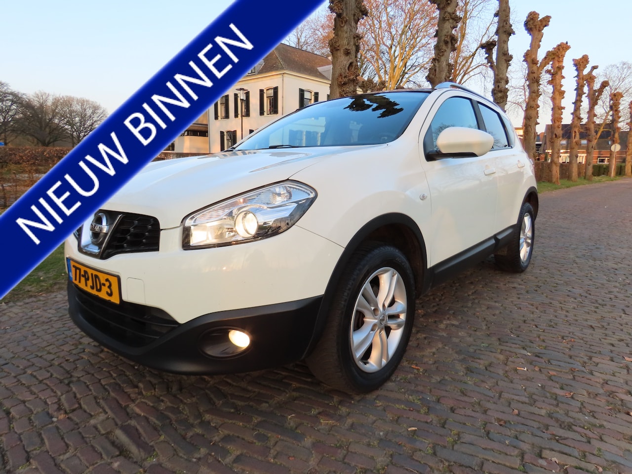 Nissan Qashqai - 1.6 Acenta Ecc Cruisecontrol Panoramadak Xenon Navigatie Lm Velgen - AutoWereld.nl