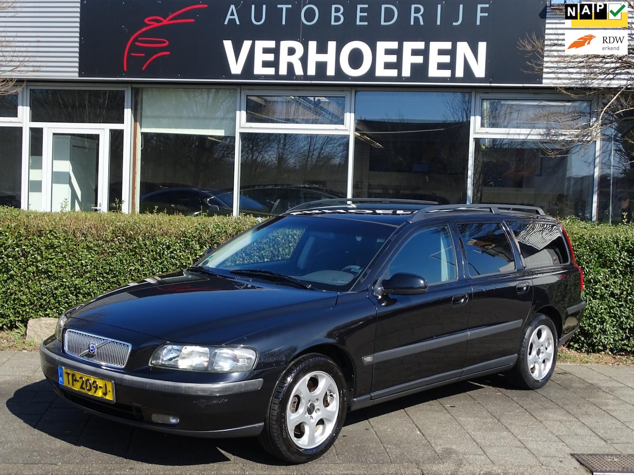 Volvo V70 - 2.4 Comfort Line - AUTOMAAT - STOEL VERW - CLIMATE / CRUISE CONTR ! - AutoWereld.nl