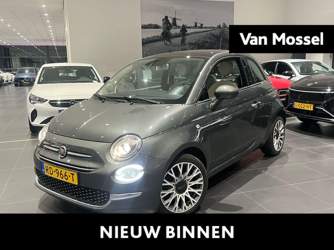 Fiat 500 - 0.9 TwinAir Turbo Lounge | Apple CarPlay | Panoramadak | 16'' Velgen | Parkeersensoren | - AutoWereld.nl