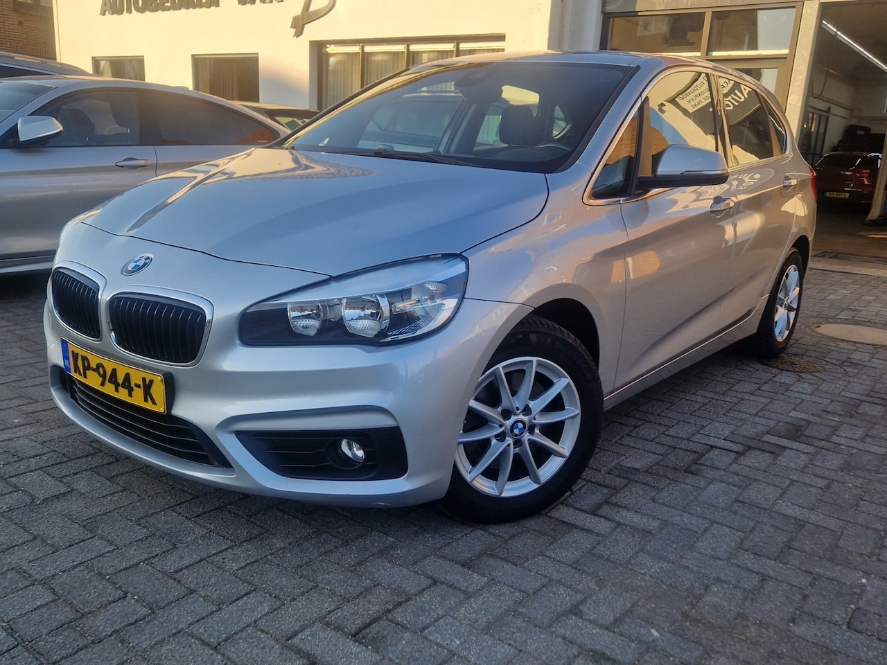 BMW 2-serie Active Tourer - 220i 220i, L.M.Velgen,Climate contol,Cruise control,Keyles start,Regensensor - AutoWereld.nl