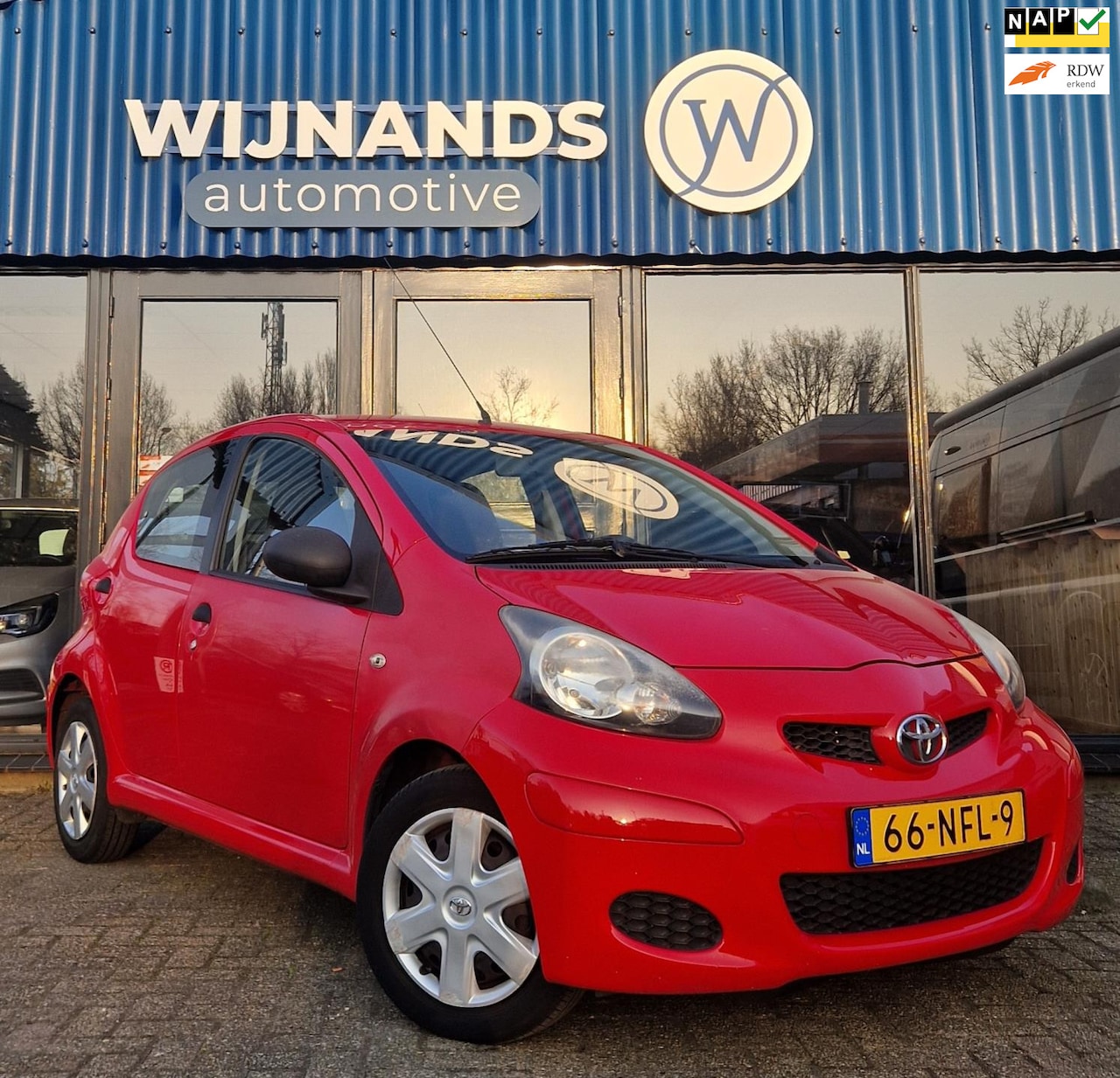 Toyota Aygo - 1.0-12V Access Airco 5deurs Radio Centrale deurvergrendeling - AutoWereld.nl