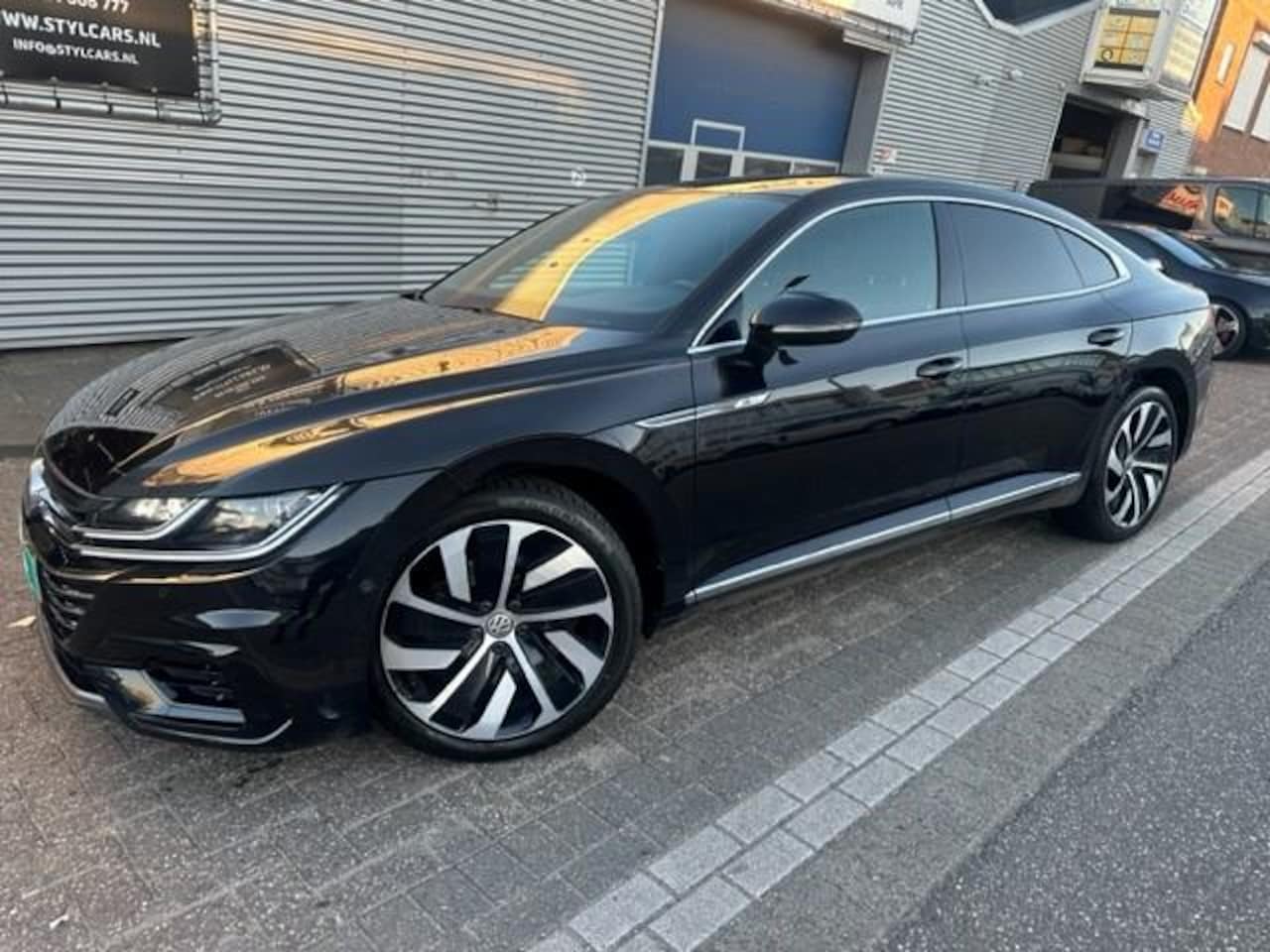 Volkswagen Arteon - 2.0 TSI Business R 360camera-dodehoek-keylessgo - AutoWereld.nl