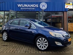 Opel Astra - 1.4 Turbo Cosmo APK Clima Cruise Parkcensoren multimedia