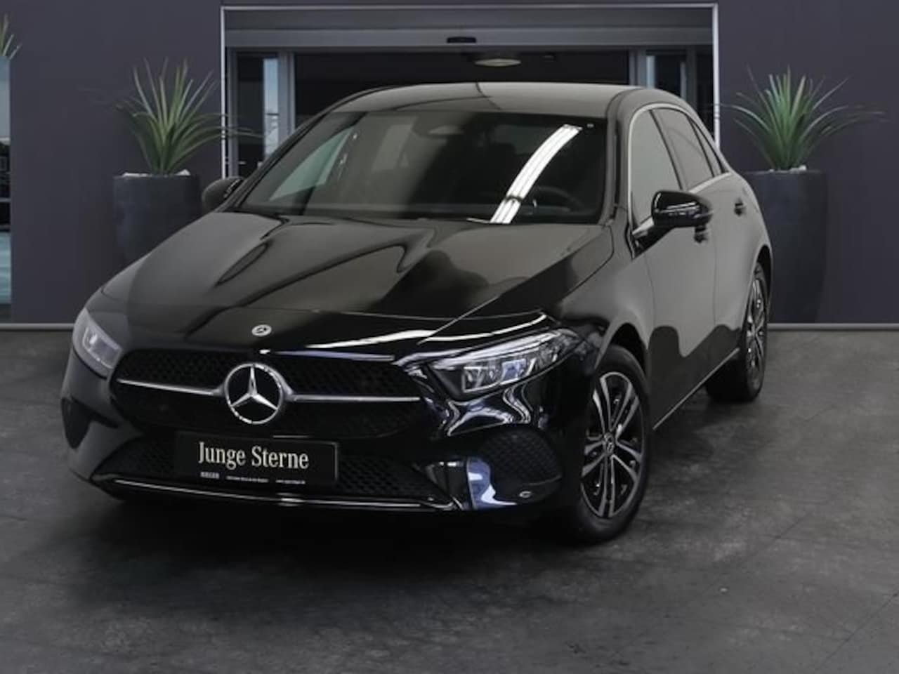 Mercedes-Benz A-klasse - 250 e Progressive ** MULTIBEAM LED, NIGHT, PANORAMA, CAMERA, WINTER ** € 16.000,= onder NP - AutoWereld.nl