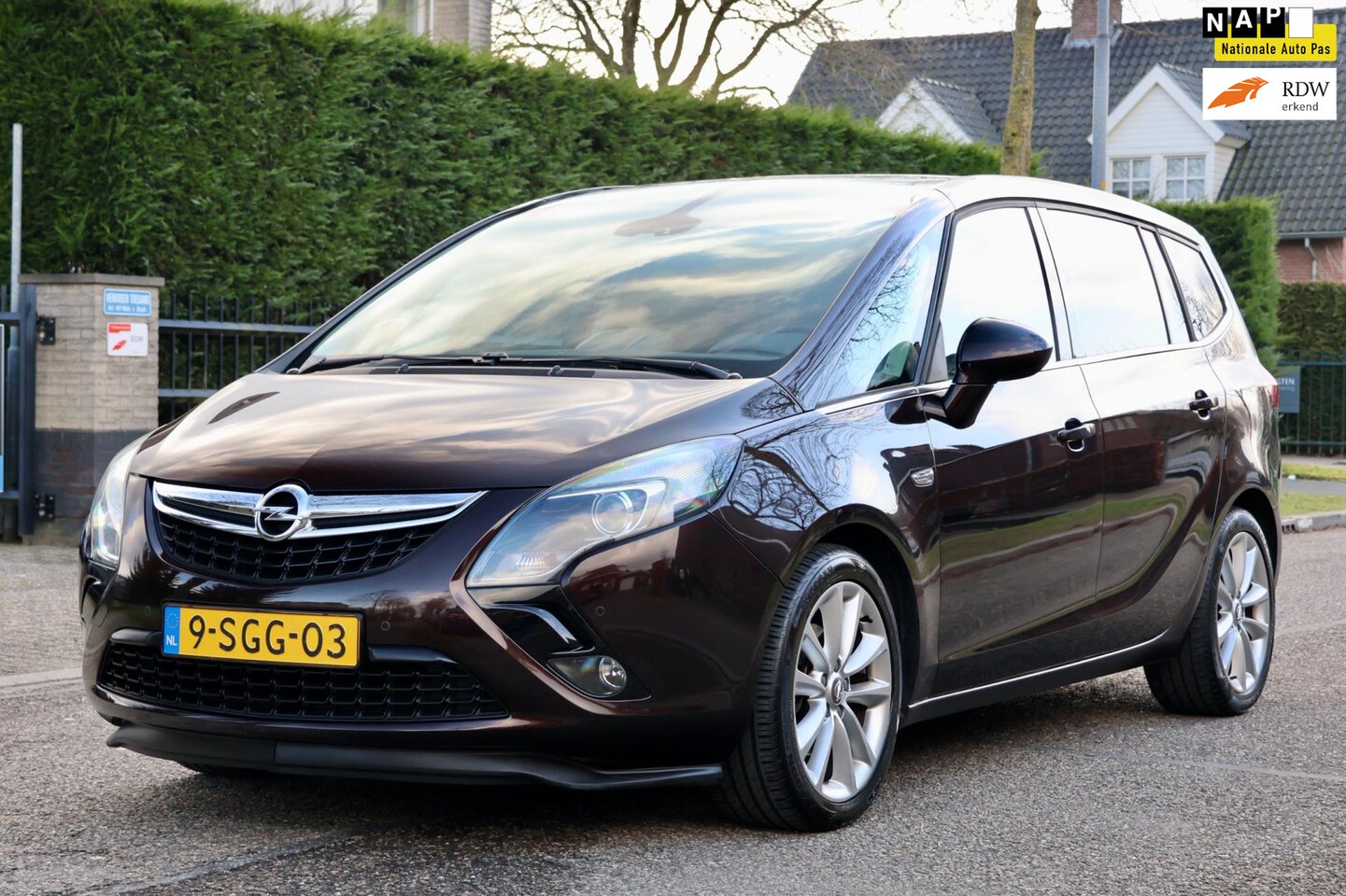 Opel Zafira Tourer - 1.4 Berlin | 1e EIGENAAR | PANO | NAVI | CLIMA | CRUISE | FIETSENDRAGER | NAP | MOOIE GOED - AutoWereld.nl