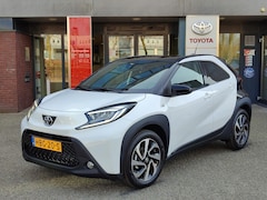 Toyota Aygo X - PULSE NIEUW DIRECT LEVERBAAR BI-TONE 17'' LM-VELGEN CLIMA PRIVACY GLASS LED APPLE/ANDROID