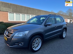 Volkswagen Tiguan - 1.4 TSI Comfort&Design Trekhaak Navi Boekjes N.A.P