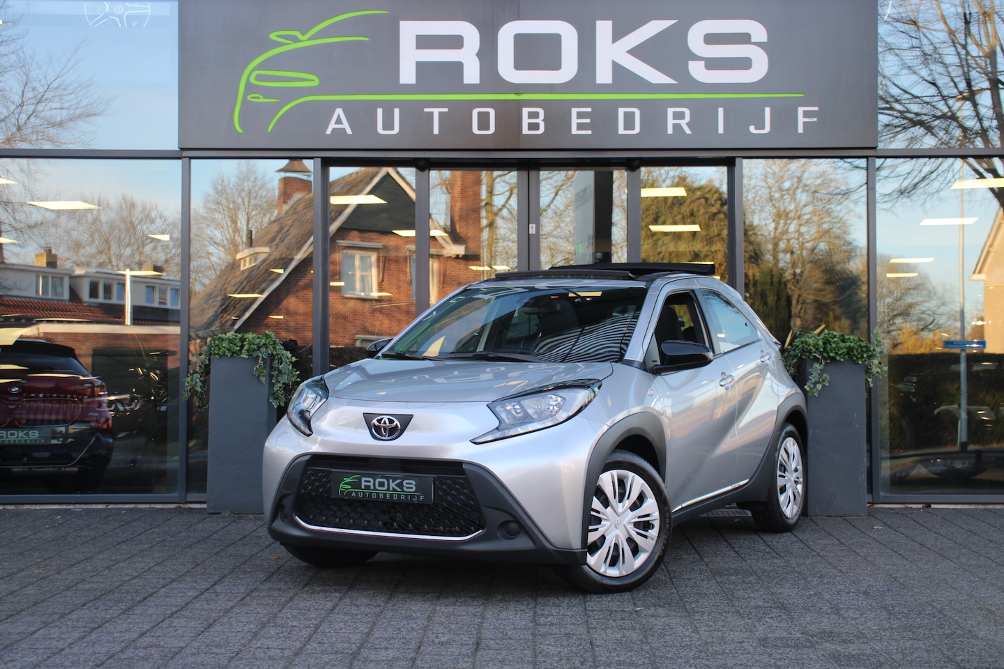 Toyota Aygo X - 1.0 VVT-i S-CVT Play Cabrio Top Apple Carplay/Camera/Ecc/Keyless - AutoWereld.nl