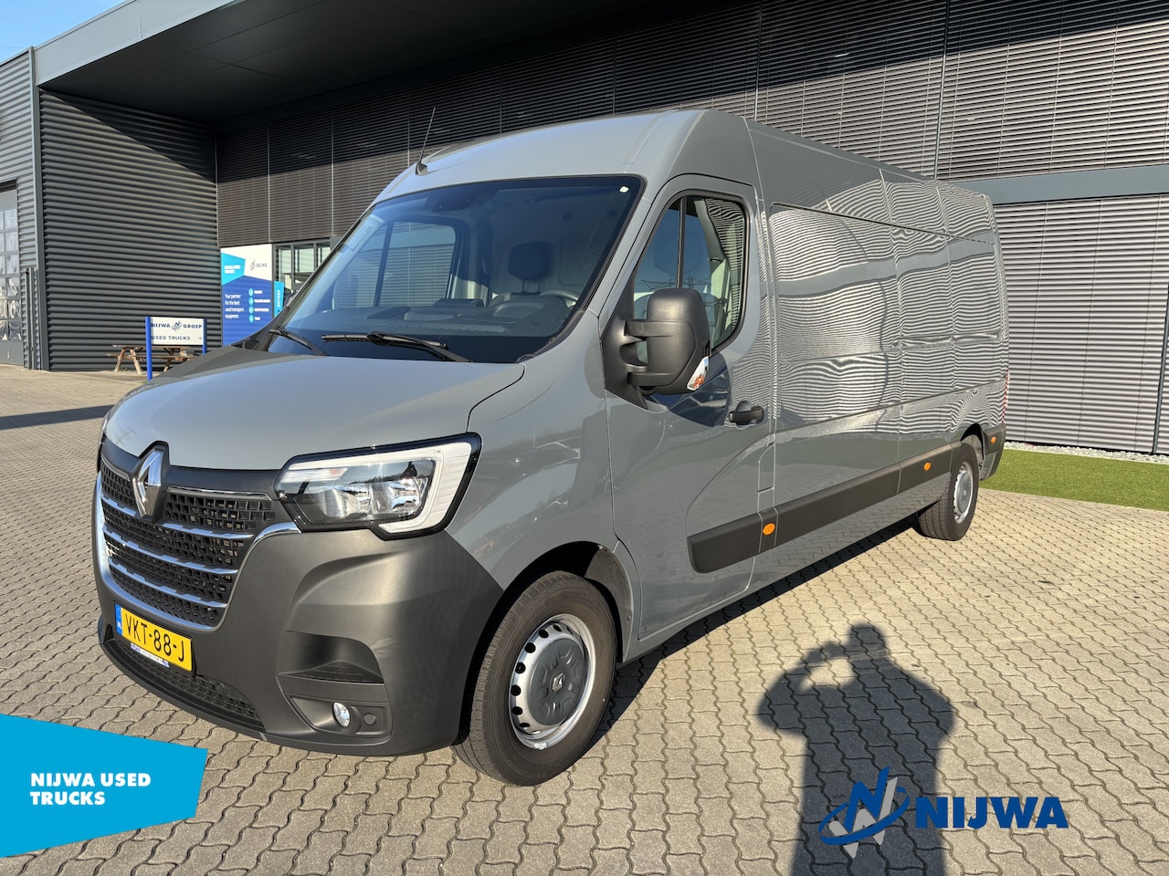 Renault Master - T35 180 L3H2 Navigatie + Trekhaak - AutoWereld.nl