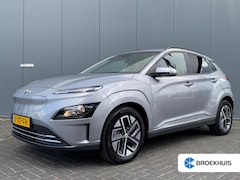 Hyundai Kona - 64 kWh 204pk Pure | LED | Camera | Climate | Carplay | Keyless | Navigatie | 17" Lichtmeta