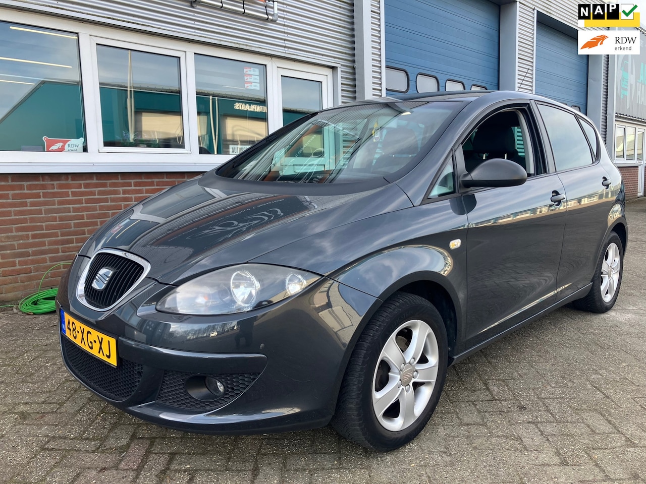 Seat Altea - 1.6 Comfortstyle Airco Trekhaak - AutoWereld.nl