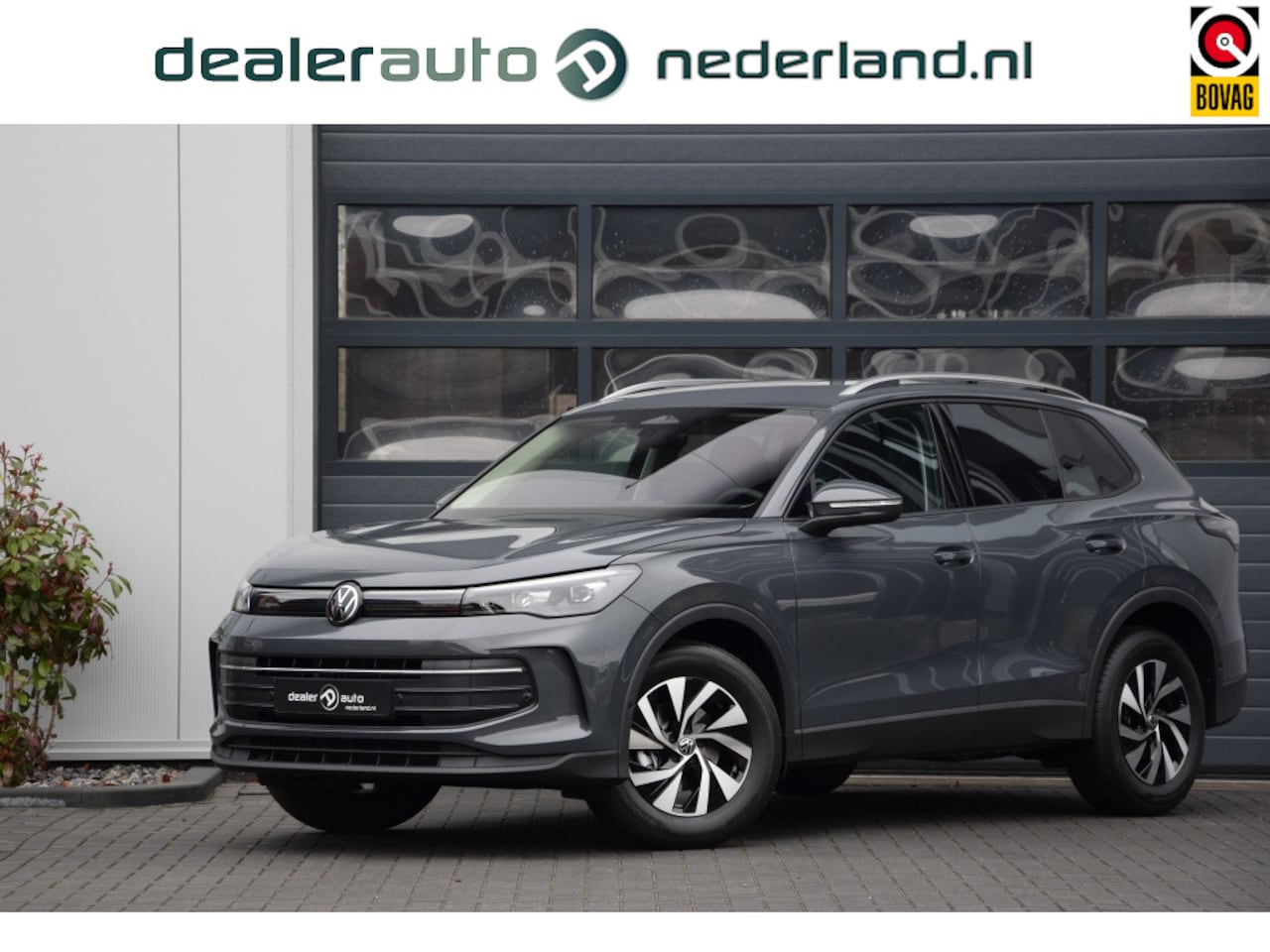 Volkswagen Tiguan - 1.5 eTSI 150pk | 7DSG Life Edition | App-Connect | Camera | ACC - AutoWereld.nl