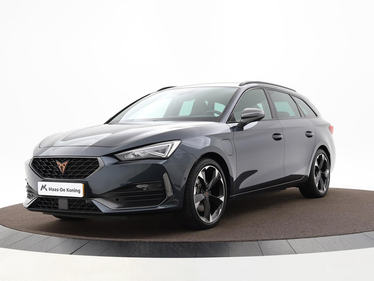 CUPRA Leon Sportstourer - 1.4 PHEV 204pk DSG Plugin Hybrid Business | Achteruitrijcamera | Alarm | Apple Carplay | N - AutoWereld.nl