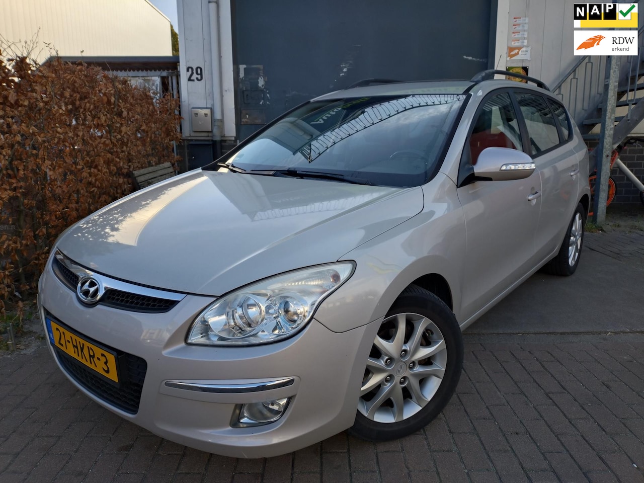 Hyundai i30 CW - 1.6 CRDi Style 1.6 CRDi Style - AutoWereld.nl