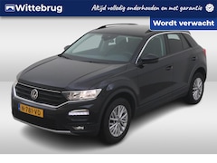 Volkswagen T-Roc - 1.0 TSI 110pk Style / Navigatie / Donker glas / Clima / 16" LMV