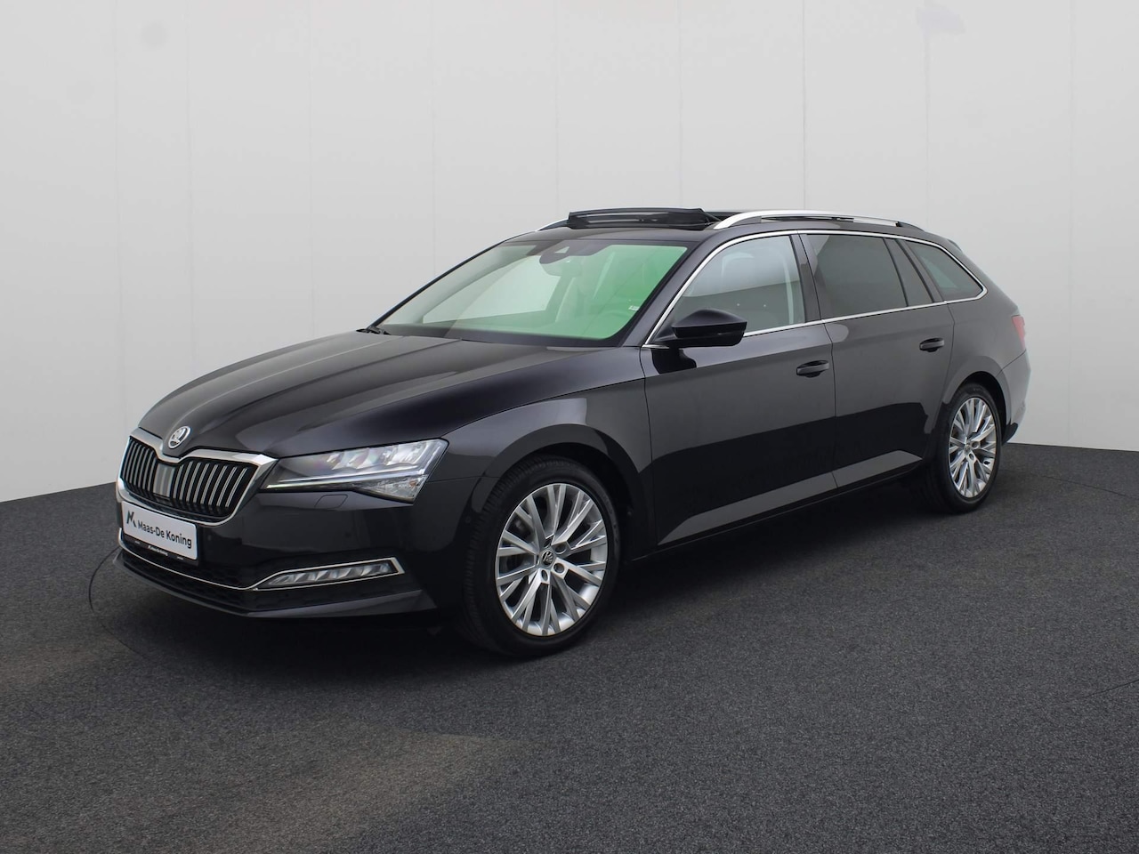 Skoda Superb Combi - 1.5TSI/150PK Style premium DSG · Panoramadak · Leder · Parkeersensoren + camera - AutoWereld.nl