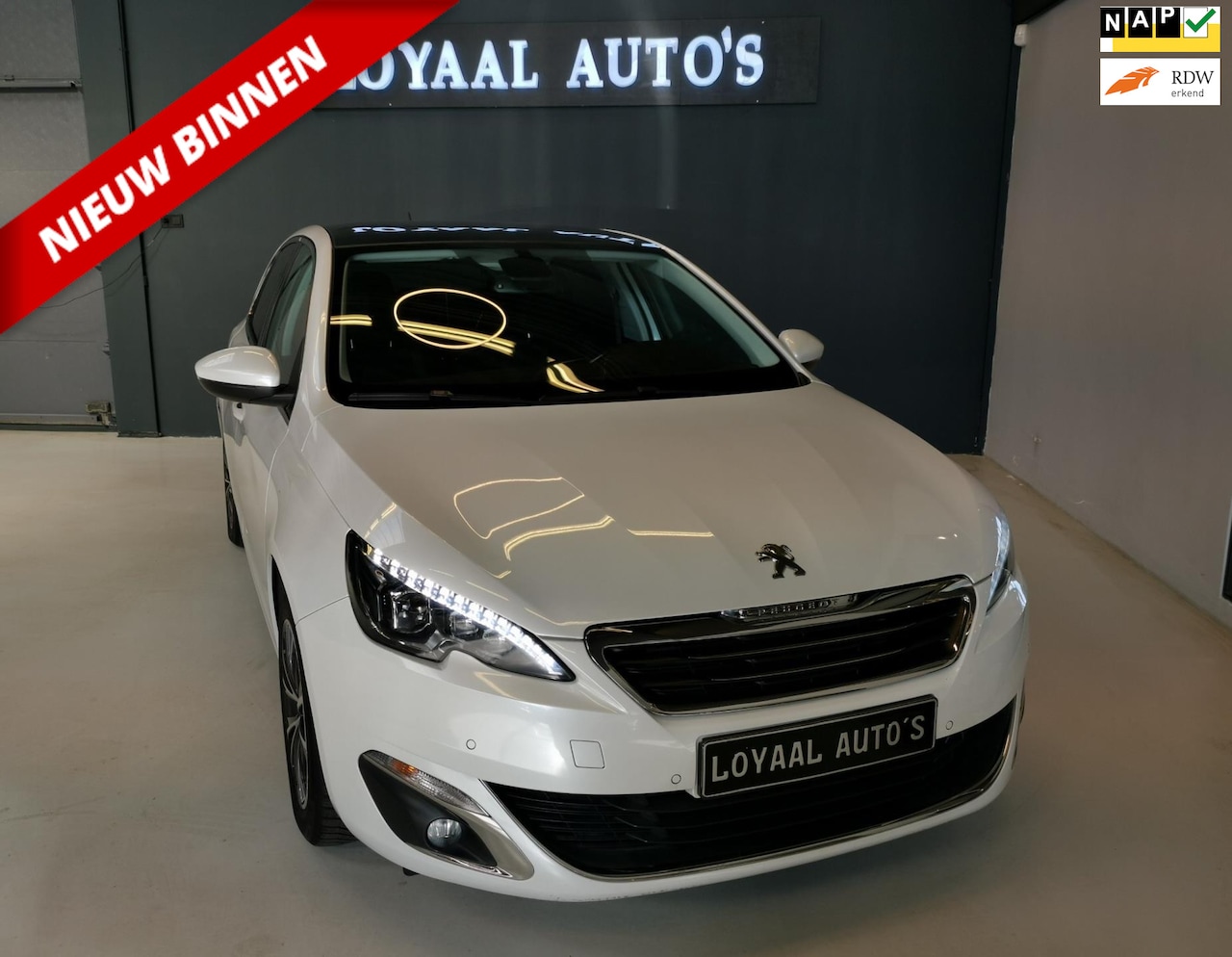 Peugeot 308 - 1.2 PureTech Allure | NAVI | GLAZEN-DAK | AIRCO | CRUISE | PDC | NAP | APK. - AutoWereld.nl