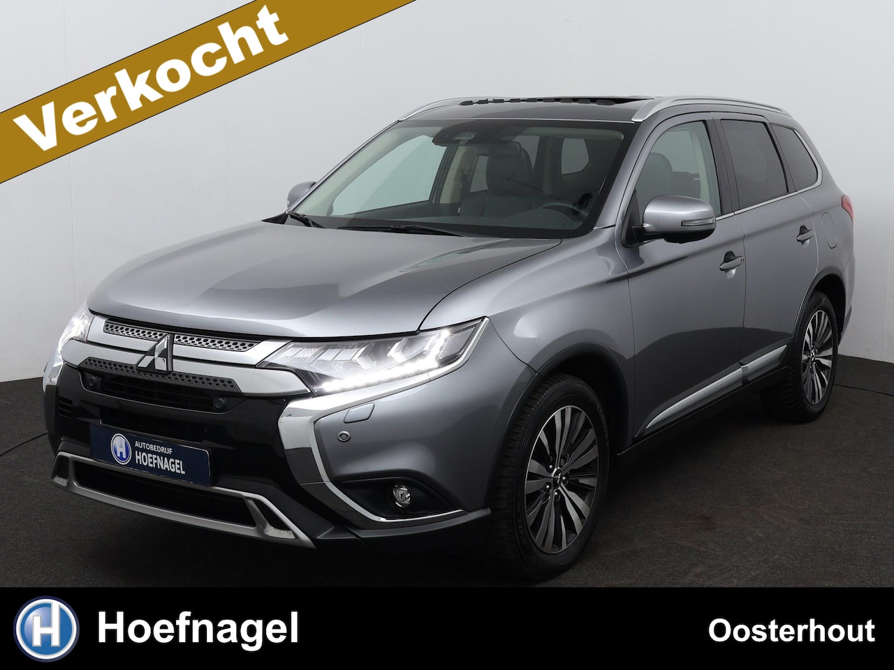 Mitsubishi Outlander - 2.0 4WD Instyle Automaat | Panoramadak | Camera | Lederen Bekleding | Parkeersensoren - AutoWereld.nl