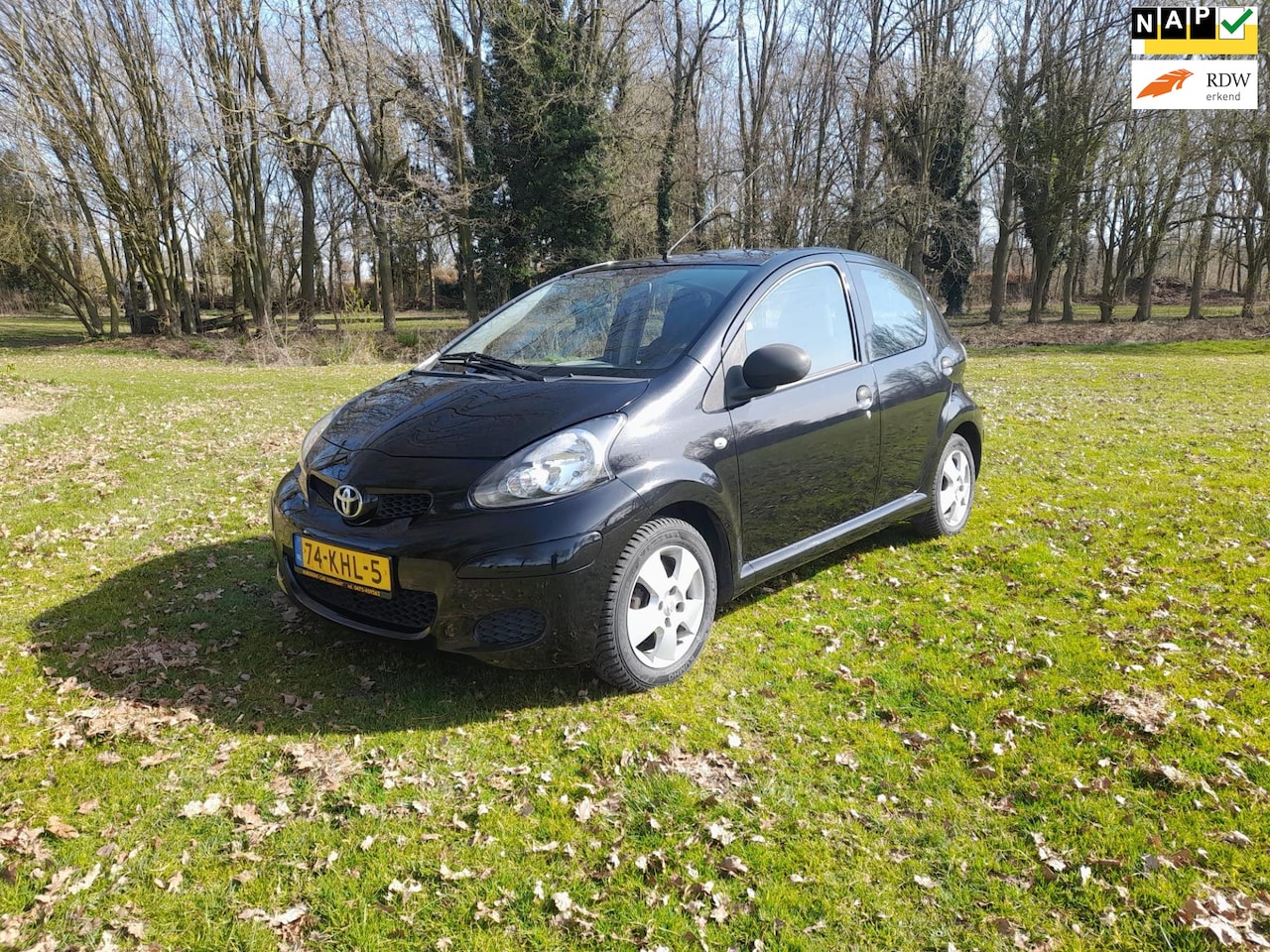 Toyota Aygo - 1.0-12V Access 1.0-12V Access - AutoWereld.nl