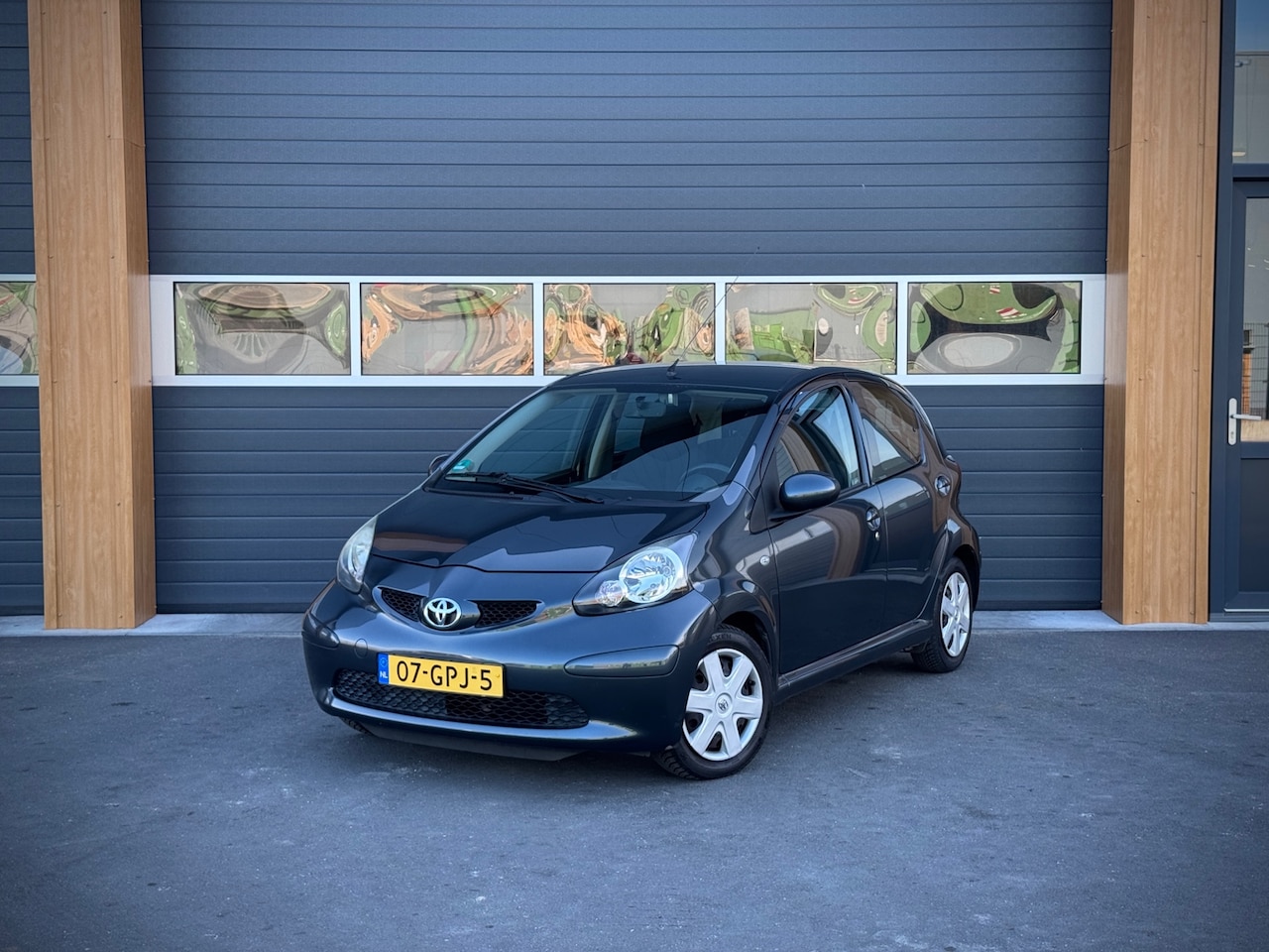 Toyota Aygo - 1.0-12V +/AUTOMAAT/Park. Sens./Airco/ ORG. NL/ 5 drs - AutoWereld.nl